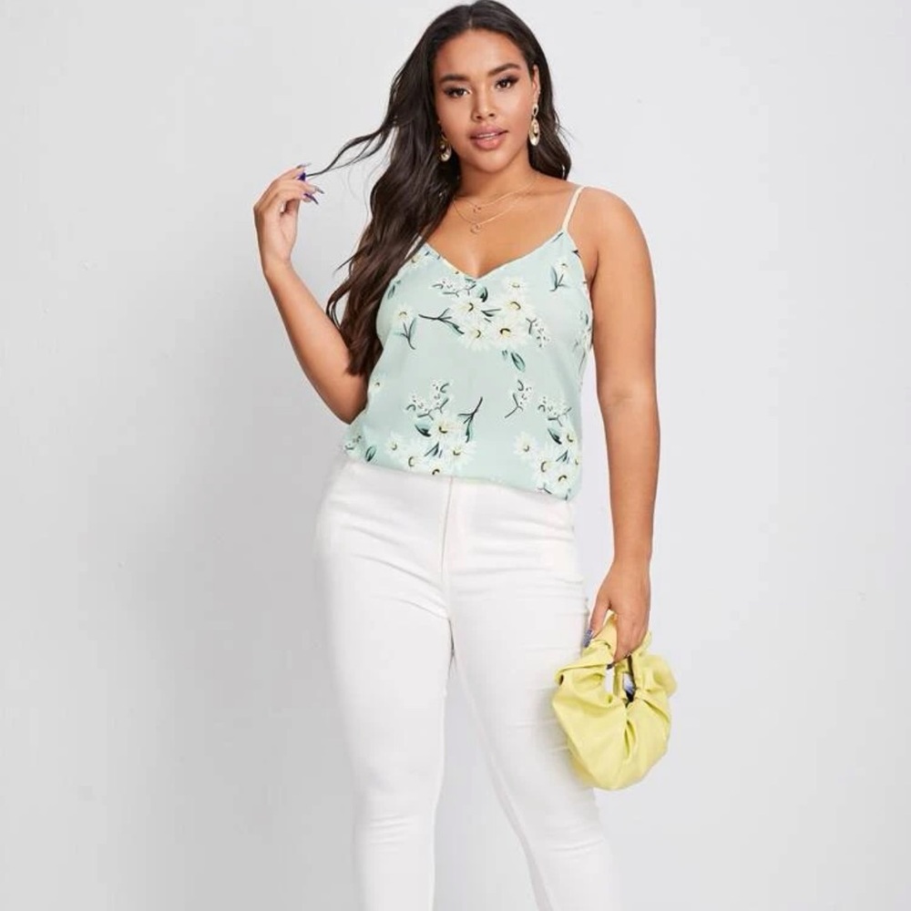 🌼 Floral Tank 🌼 - Picture 4 of 7